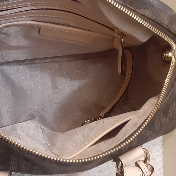 Michael kors handbag MK Bag - Picture 11 of 16